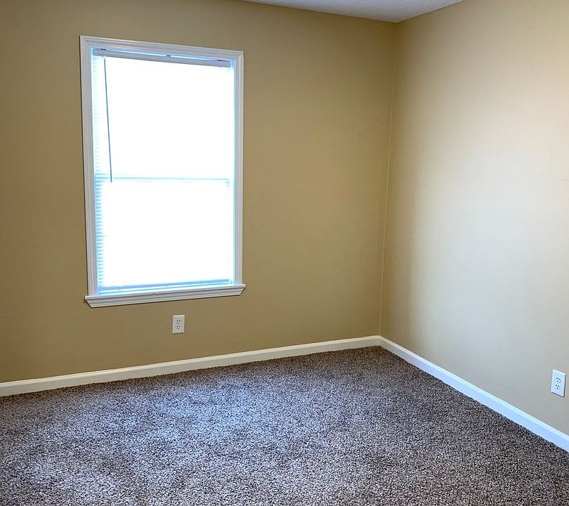 1st image of 3894 Northeast Dr APT A