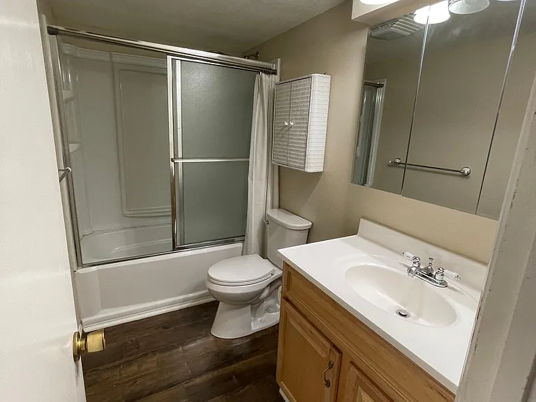 Main Bathroom
