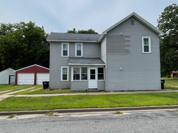1503 7th St E, Menomonie, WI 54751