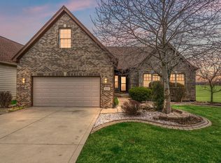 8331 Doubletree Dr N, Winfield, IN 46307