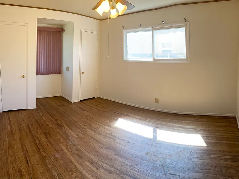 1427 Boyden Ave — Photo 6