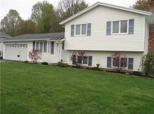 12 Teresa Cir, Rochester, NY 14624