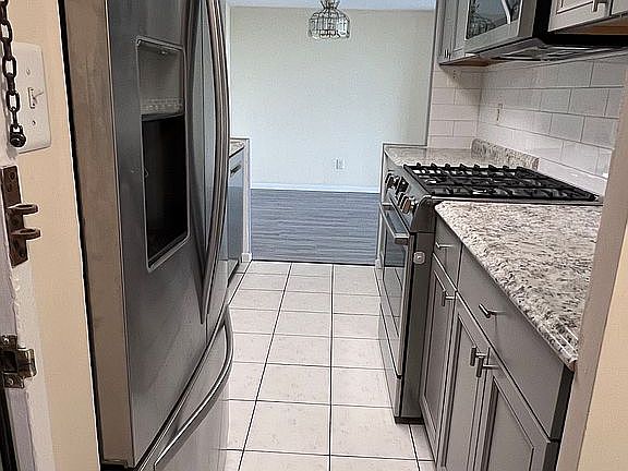 5th image of 4600 Duke St APT 1009