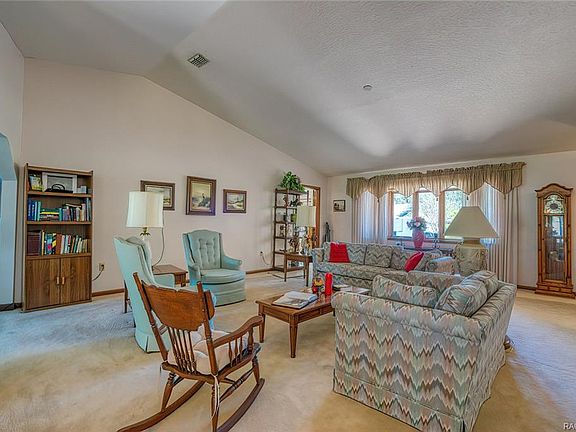 5th image of 16 Graytwig Ct W