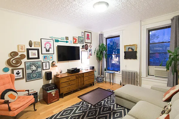 Rented by Twyford Real Estate | media 14