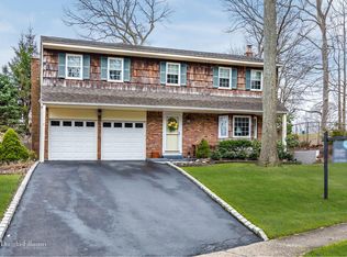 8A Lawrence Rd, Kings Park, NY 11754