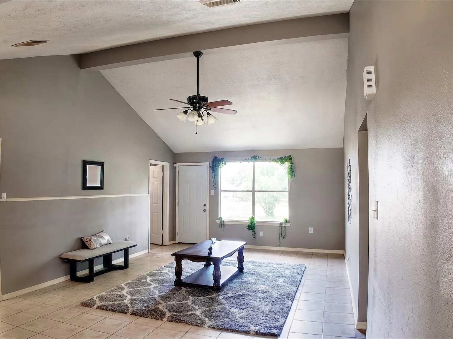 3 bed, 2.0 bath, 1428 sqft, $1,800 — Photo 4