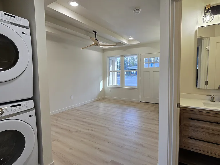 140 Lawton Dr #5 — Photo 5