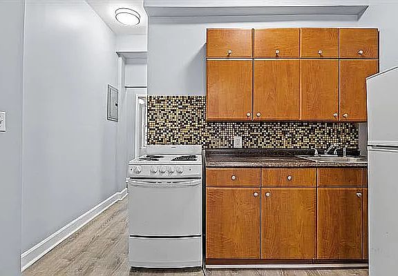 2nd image of 334 Putnam Ave #3F
