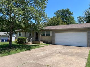 1913 S 72nd St, Fort Smith, AR 72903