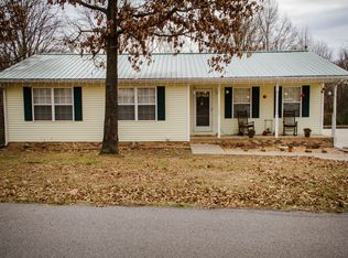112 Oak Crest Dr, Tennessee Ridge, TN 37178