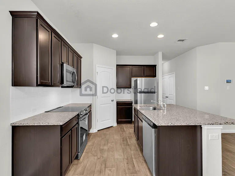 121 Naset Dr — Photo 10