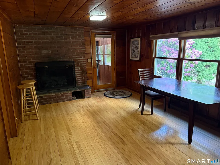 381 Nichols Ave — Photo 13