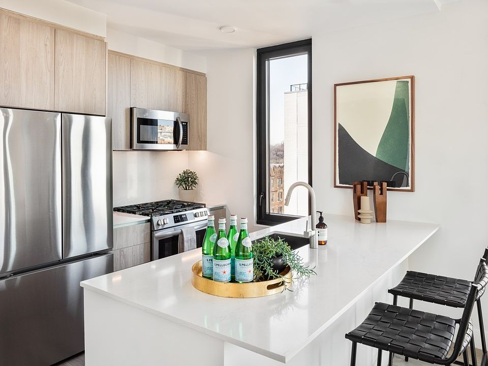 1st image of 54 Crown St #238