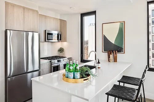 54 Crown St Photo 1