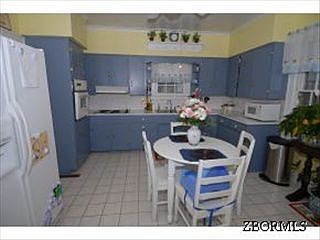 3rd image of 1920 Norwood Blvd
