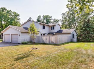980 Carmel Ct, Shoreview, MN 55126