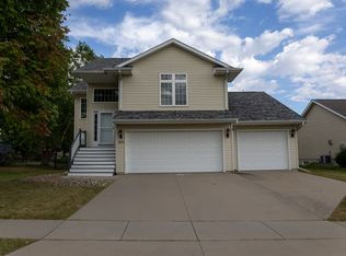 220 Lencester Ave, North Liberty, IA 52317