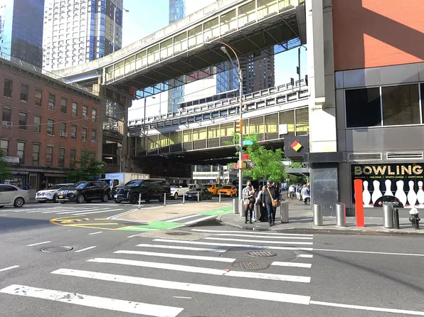 520 9th Avenue image 9 of 16