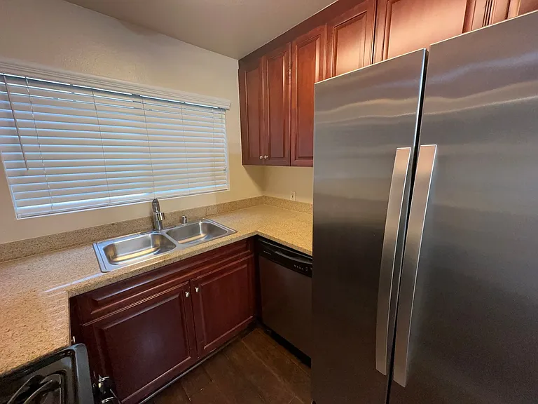 21450 Burbank Blvd #114 — Photo 4