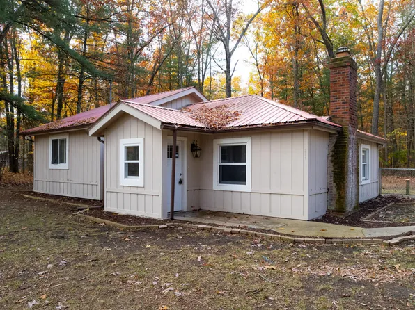 1274 42nd St, Allegan, MI 49010