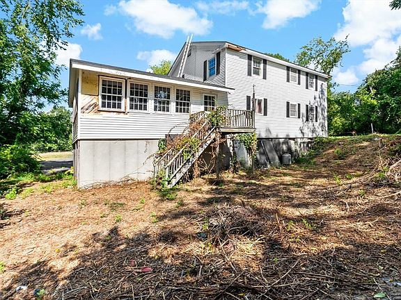 3rd image of 125 Bayview Ave