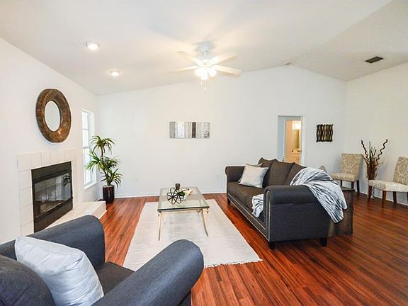 5th image of 2501 Southern Oak Cir