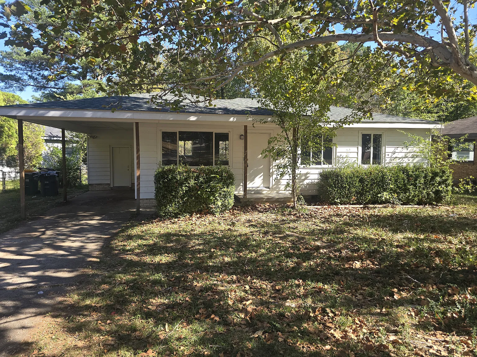 Lovely 3 bedroom, 1 bathroom home! — Photo 1