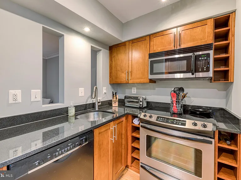 1363 K St SE #202 — Photo 11