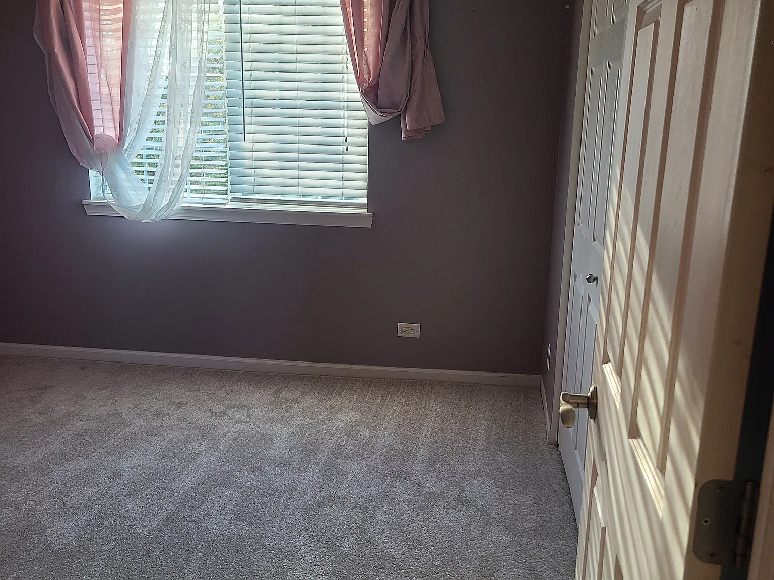 3 bed, 2.5 bath, 1367 sqft, $1,900 — Photo 4