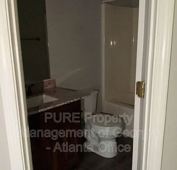 27 N Hampton Dr — Photo 22