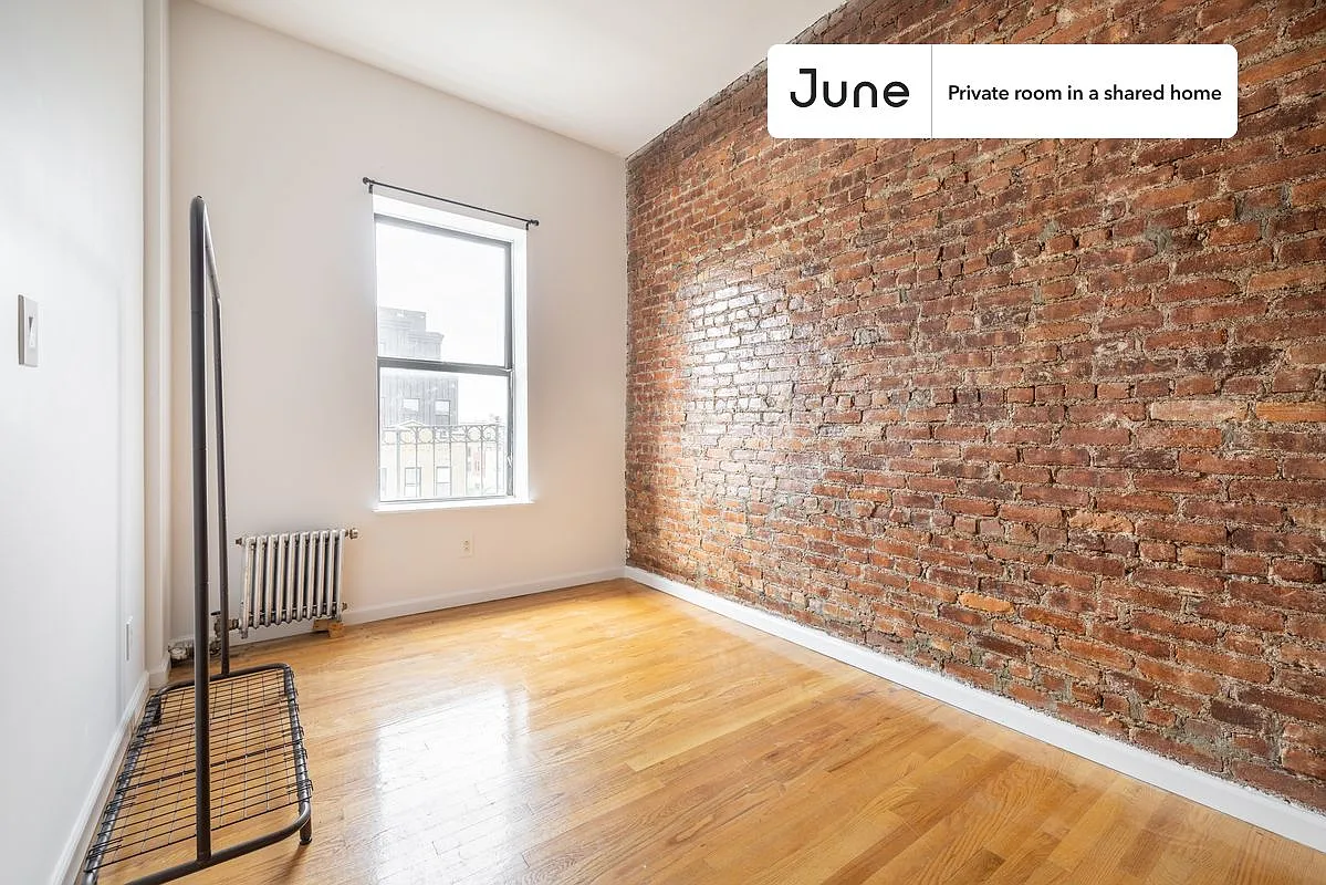 Building Photo - 1507 Saint Johns Pl #A