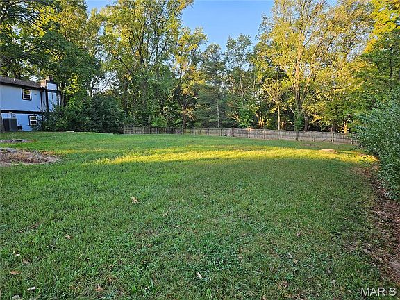 5th image of 15 Dogwood Ln