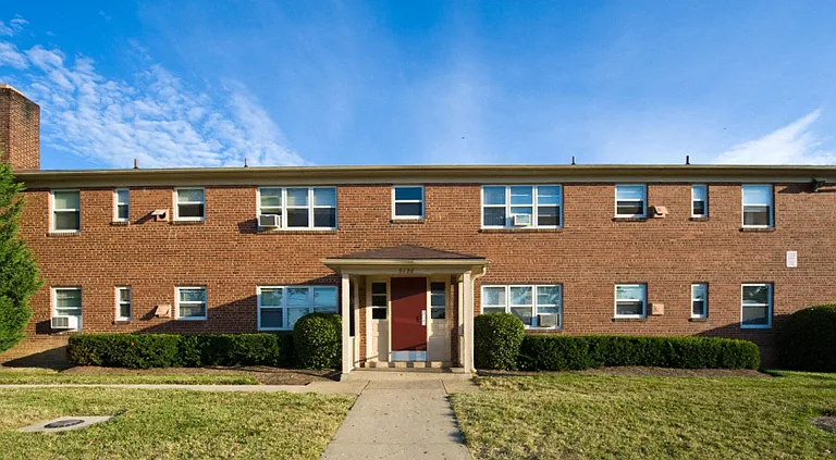 Springfield Gardens — Photo 10