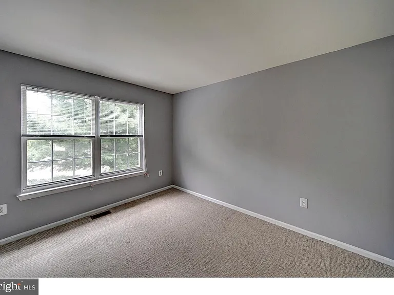 406 Pebble Creek Ct — Photo 12