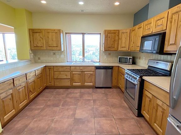 2nd image of 145 Windmill Trl N