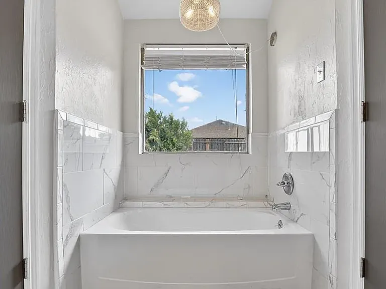 4921 NW 163rd St — Photo 16