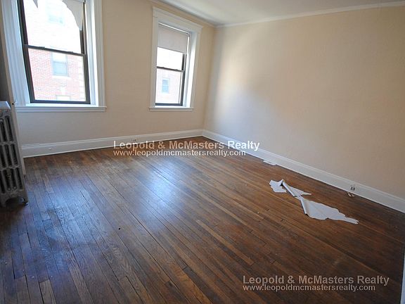 3rd image of 98 Longwood Ave APT 3A