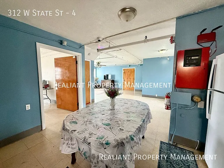 312 W State St #4 — Photo 13