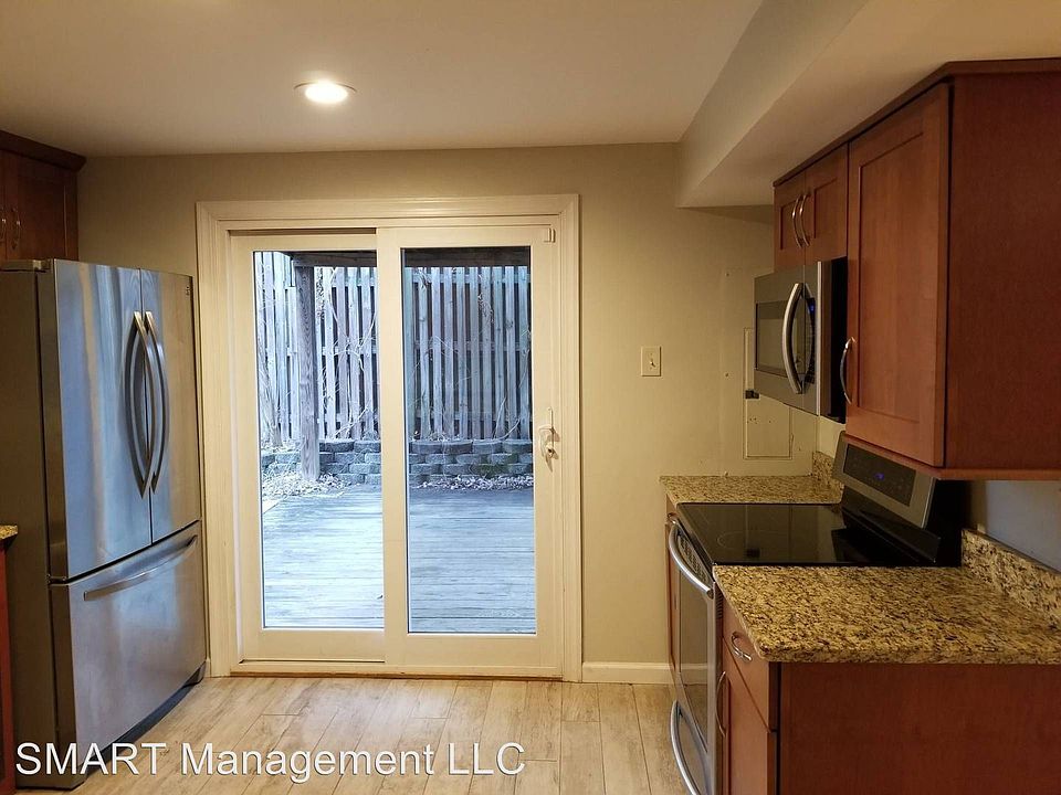1st image of 1326 Burlington Dr