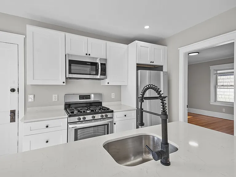 460 Eaton St #1 — Photo 9