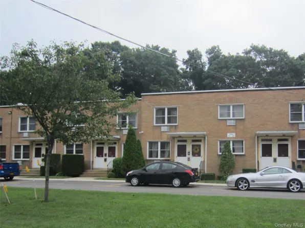 3620 Park Ave APT 8C, Wantagh, NY 11793