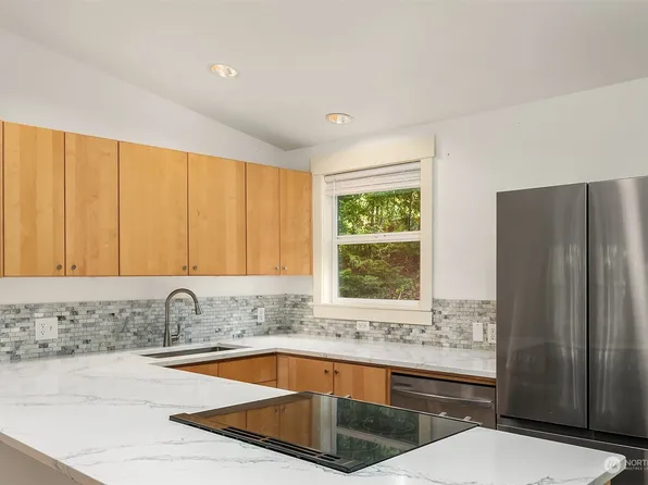 1574 NE Park View Drive #6, Bainbridge Island, WA 98110