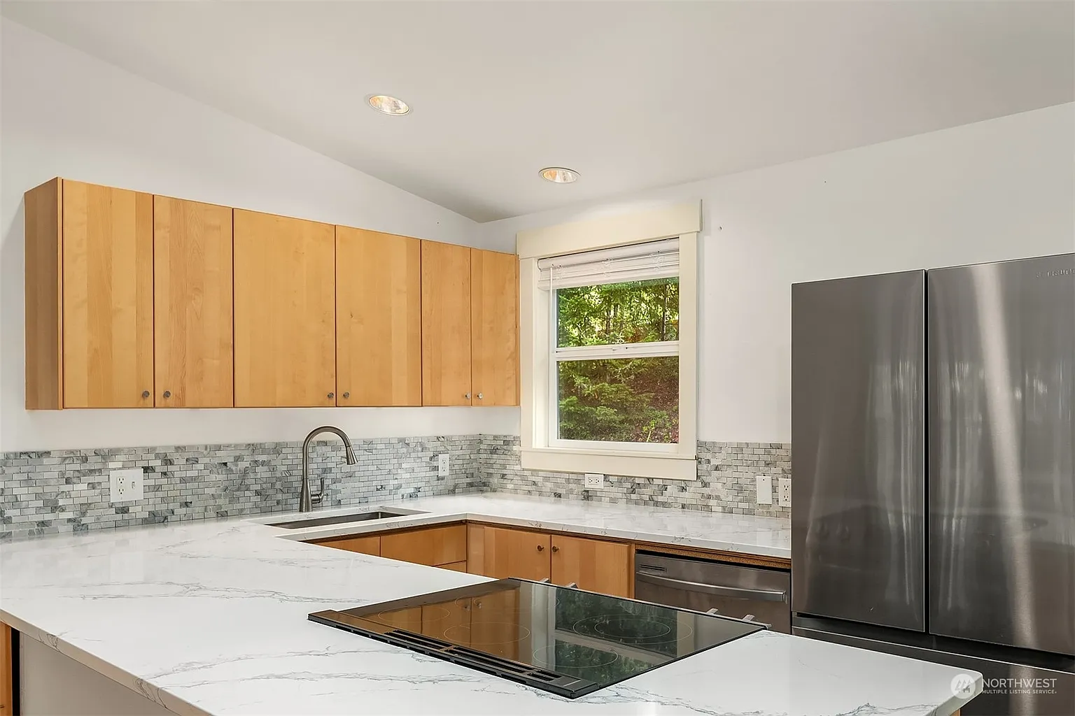 1574 NE Park View Drive #6 photo 1