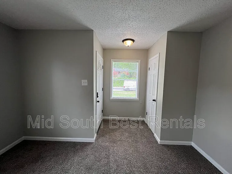 1785 Tampa Cv — Photo 7