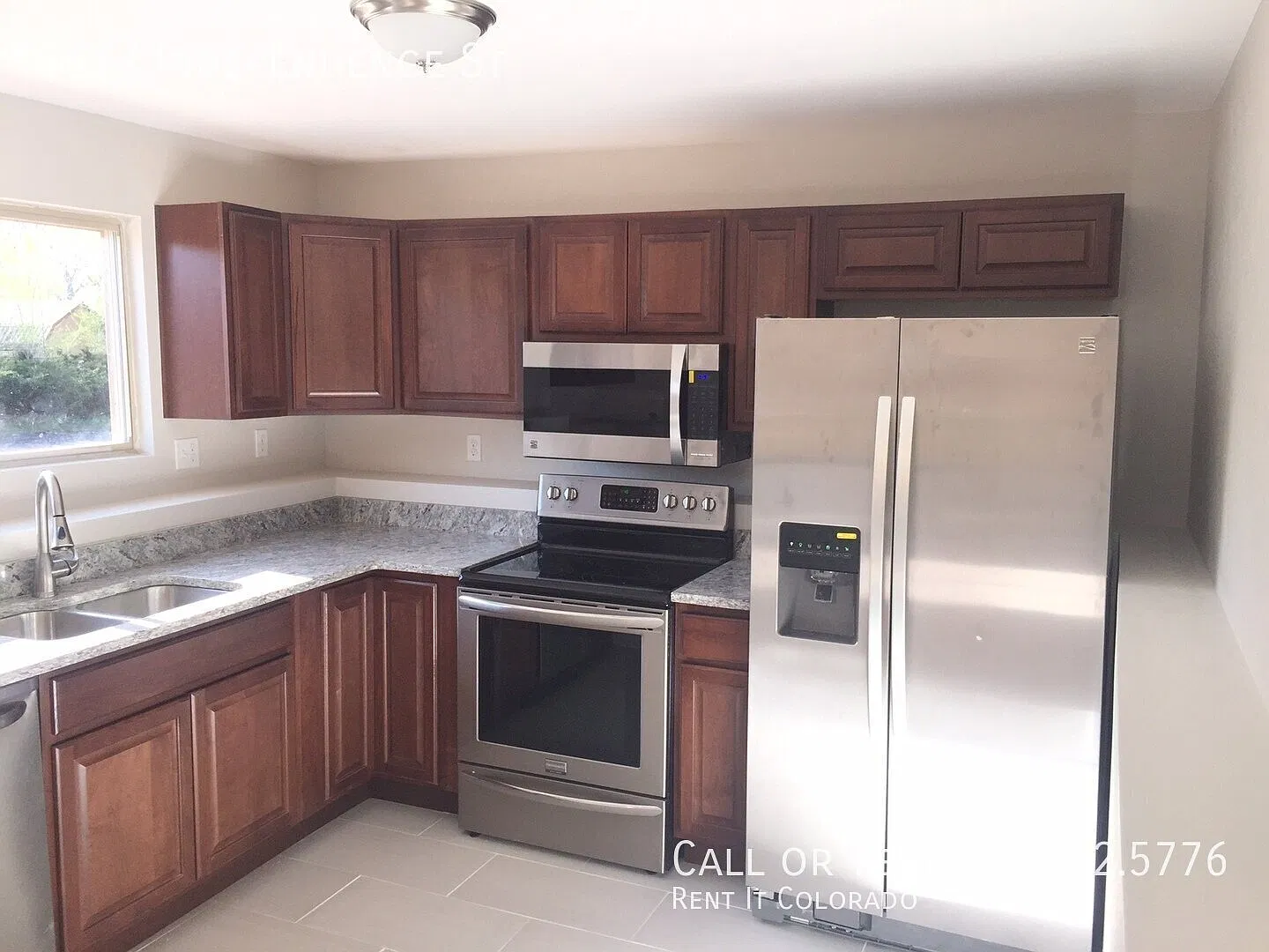 **Cozy 2 Bed, 1 bath in Lakewood, CO Bright Beautiful Home - Dog Friendly** — Photo 3