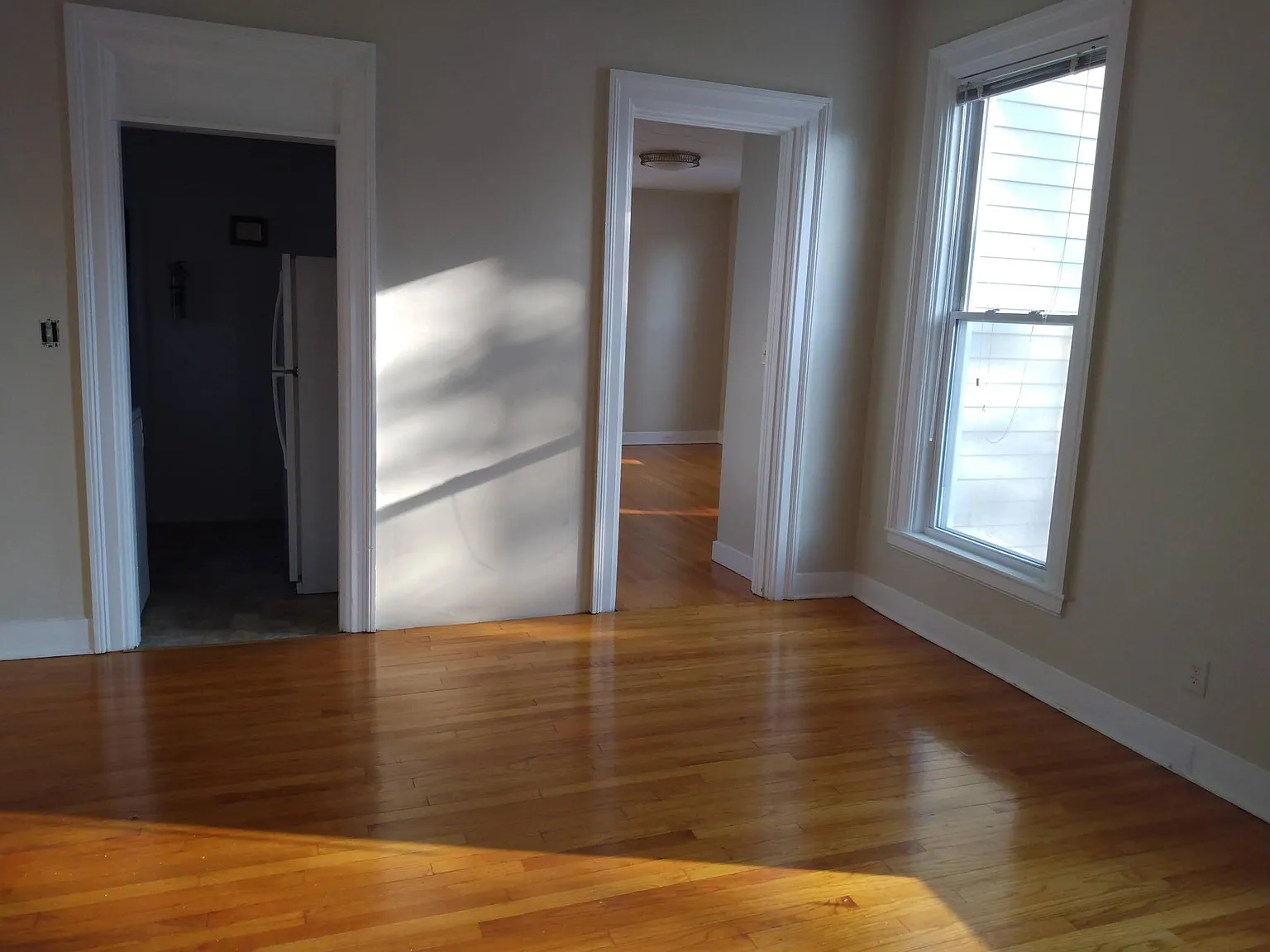 2 bed, 1300 sqft, $1,500 — Photo 4