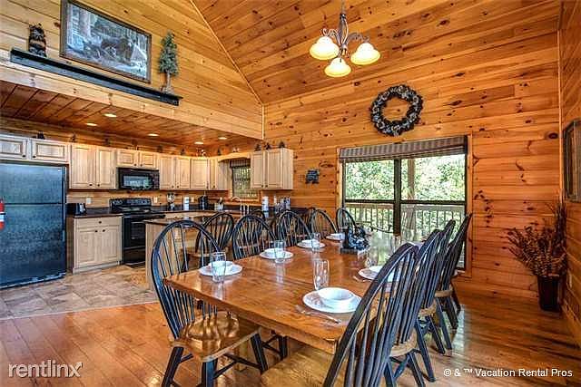 Table for 10, right this way