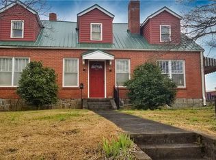 106 N College St #A-B, Walhalla, SC 29691