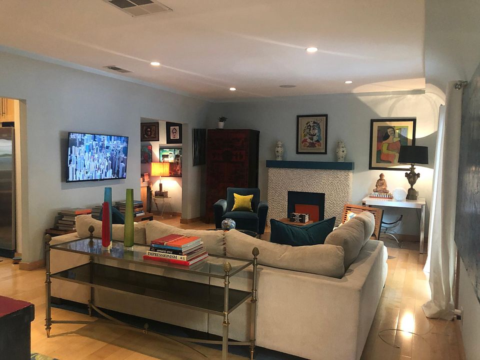 1st image of 837 1/2 Westmount Dr